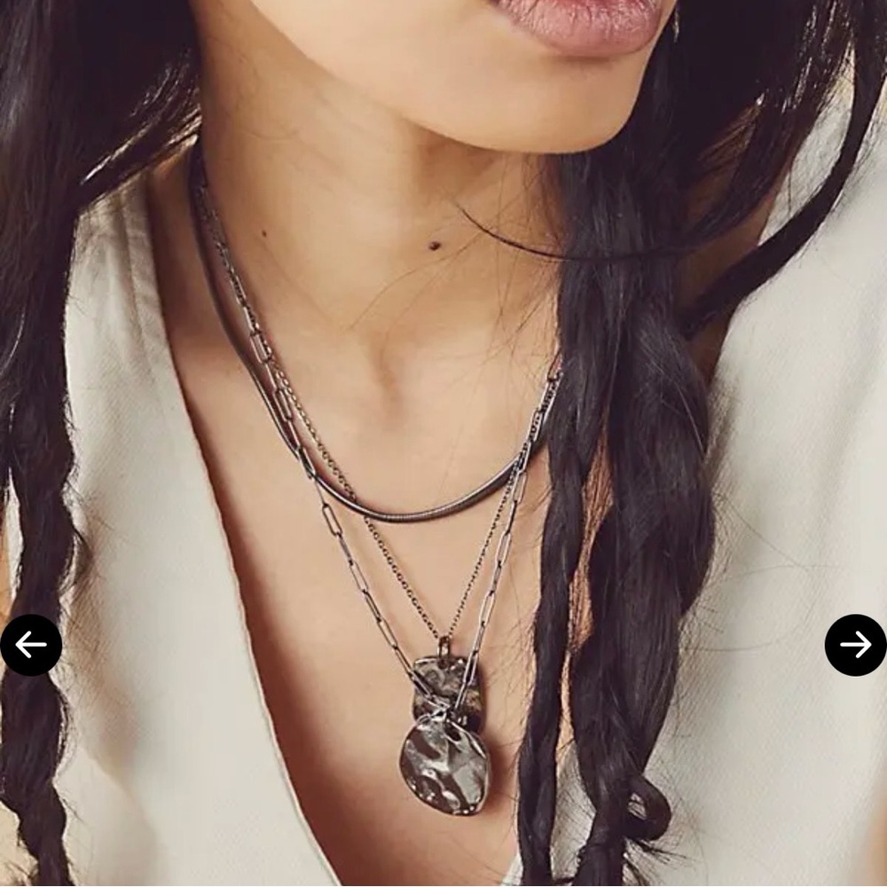 FREE PEOPLE *NWT* Oversized Hematite Coin Layered Necklace